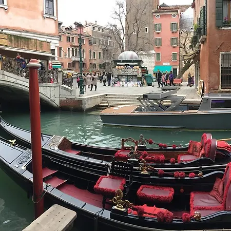 아파트 New View Canal Lovers