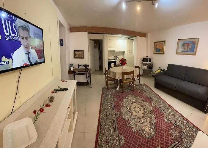 New View Canal Lovers * Venise