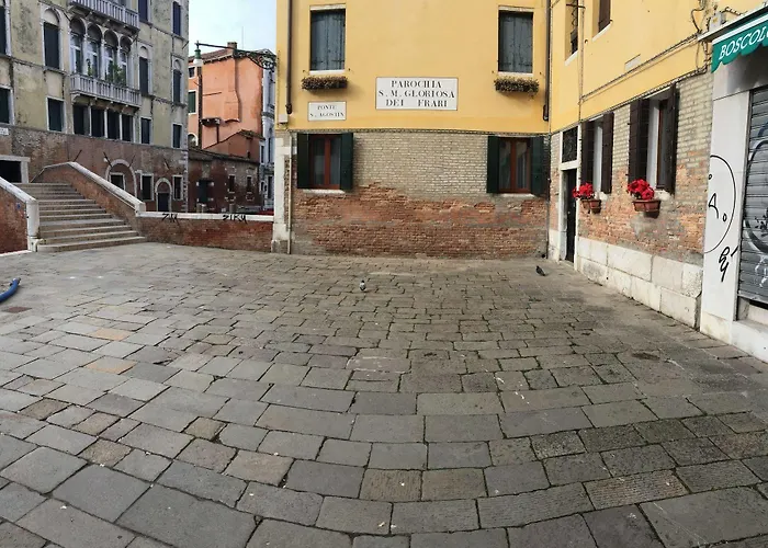 New View Canal Lovers *