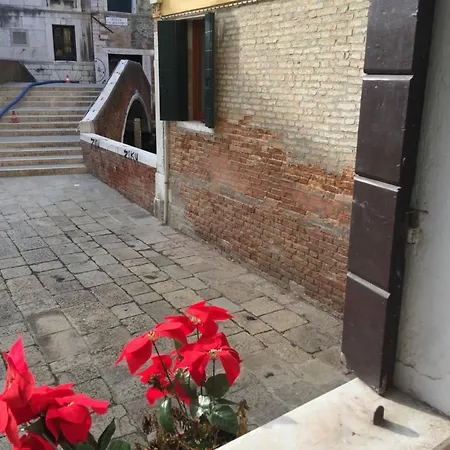 New View Canal Lovers Wenecja