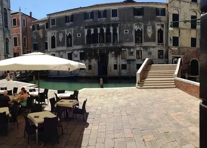 New View Canal Lovers Apartment