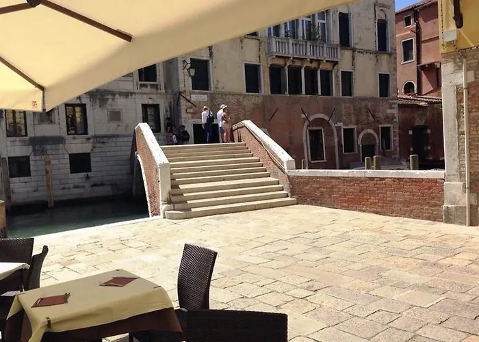 New View Canal Lovers Venice